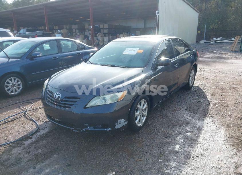 Photo 2 of 2011 Toyota Camry LE (VIN 4T1BF3EKXBU182736)