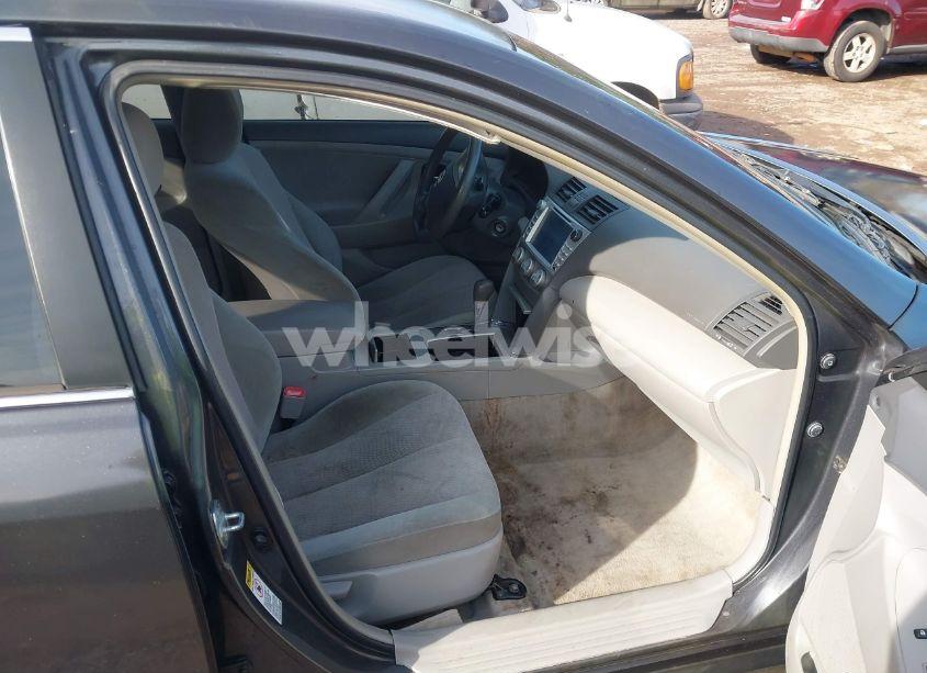 Photo 5 of 2011 Toyota Camry LE (VIN 4T1BF3EKXBU182736)