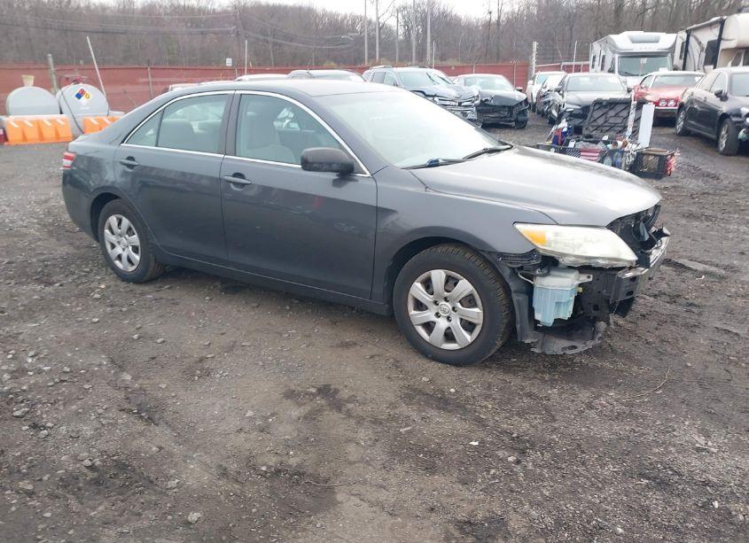 2011 Toyota Camry LE (VIN 4T1BF3EKXBU188066) main photo