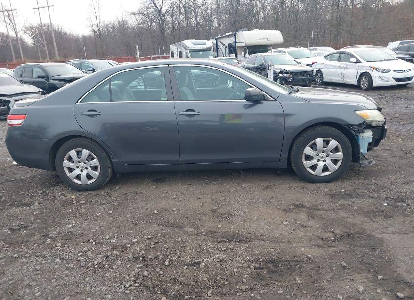 Photo 13 of 2011 Toyota Camry LE (VIN 4T1BF3EKXBU188066)