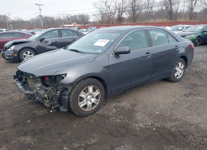 Photo 2 of 2011 Toyota Camry LE (VIN 4T1BF3EKXBU188066)