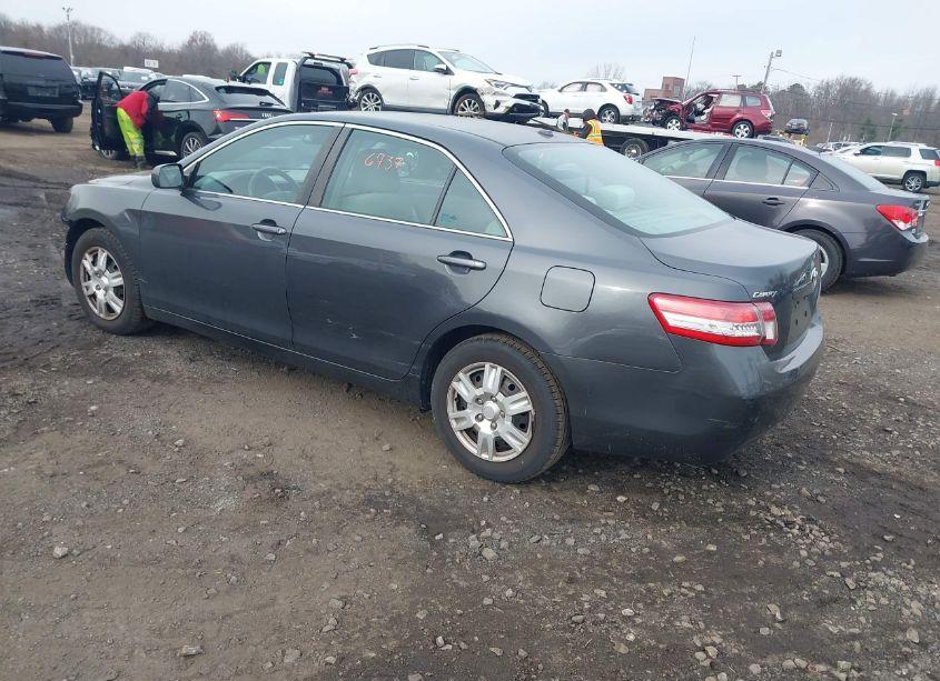 Photo 3 of 2011 Toyota Camry LE (VIN 4T1BF3EKXBU188066)