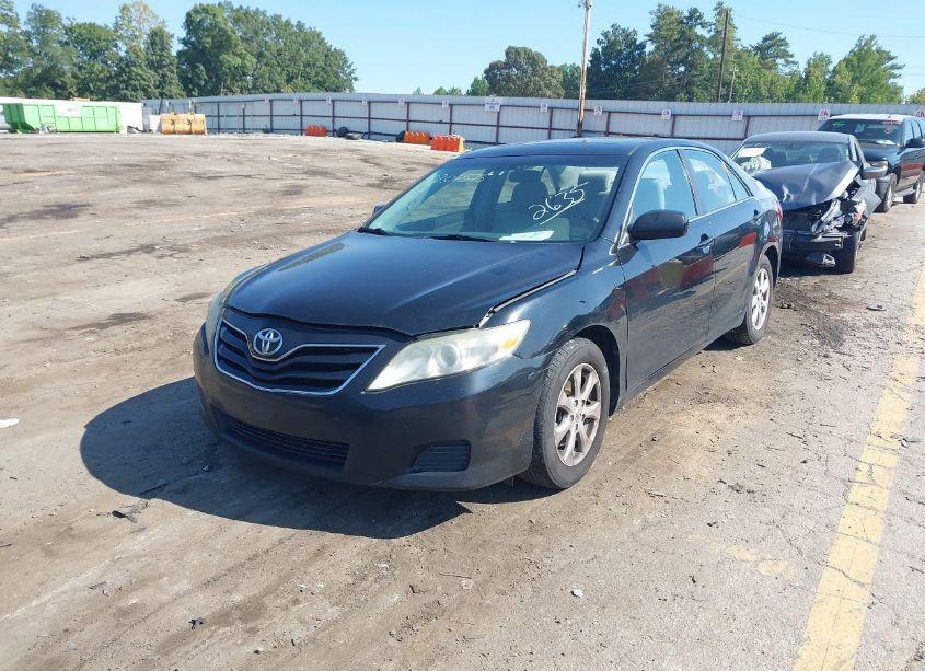 Photo 2 of 2011 Toyota Camry LE (VIN 4T1BF3EKXBU192635)