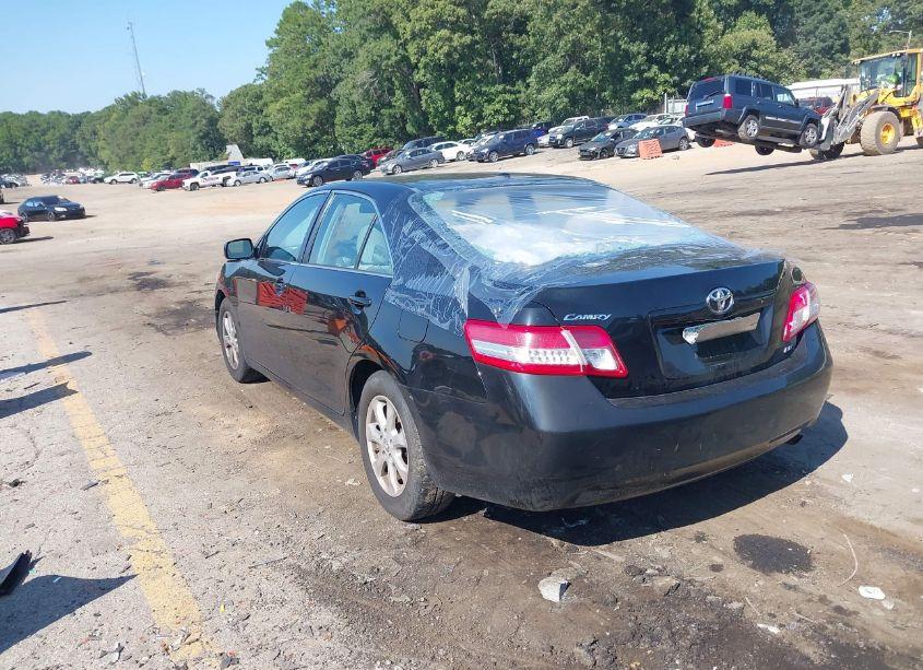 Photo 3 of 2011 Toyota Camry LE (VIN 4T1BF3EKXBU192635)