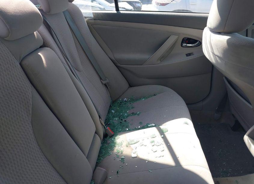 Photo 8 of 2011 Toyota Camry LE (VIN 4T1BF3EKXBU192635)