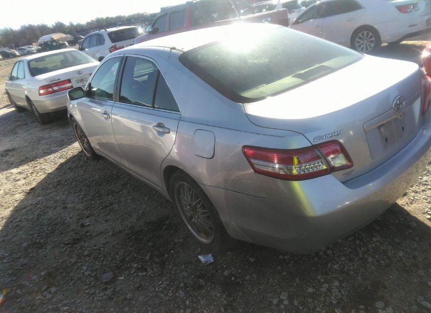 Photo 3 of 2011 Toyota Camry LE (VIN 4T1BF3EKXBU192697)