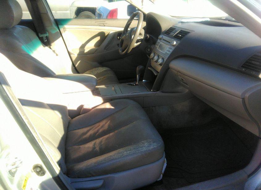 Photo 5 of 2011 Toyota Camry LE (VIN 4T1BF3EKXBU192697)