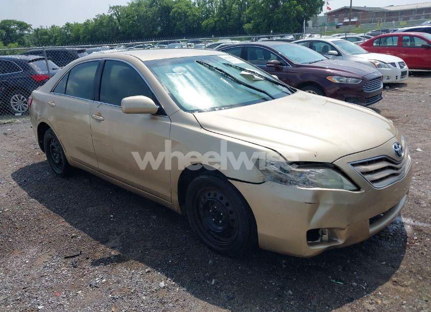 2011 Toyota Camry (VIN 4T1BF3EKXBU211801) main photo