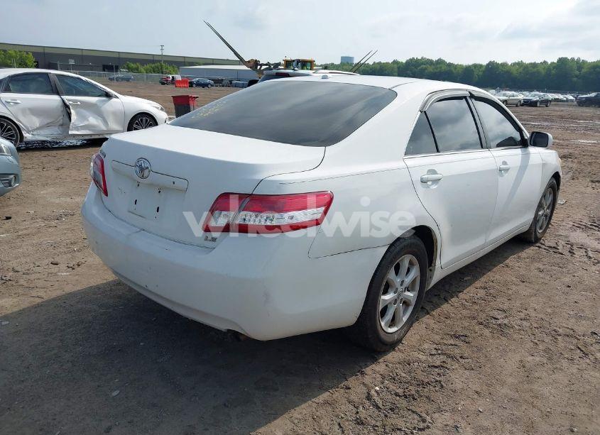 Photo 4 of 2011 Toyota Camry LE (VIN 4T1BF3EKXBU584837)