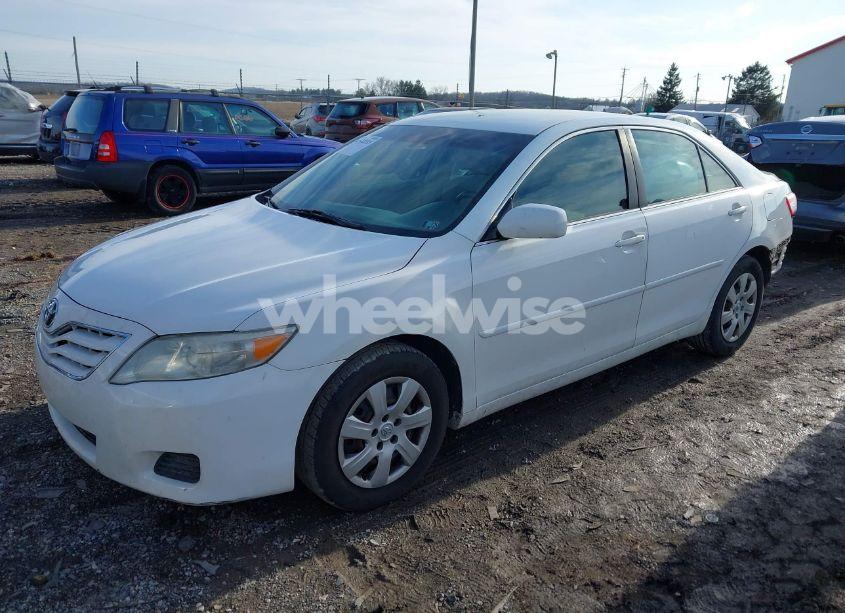 Photo 2 of 2011 Toyota Camry LE (VIN 4T1BF3EKXBU596843)