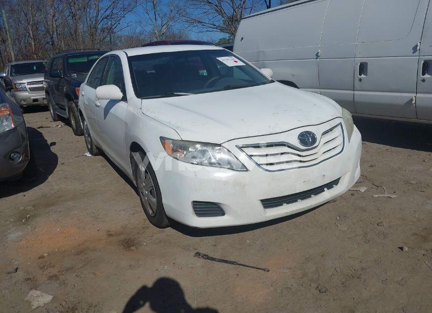 2011 Toyota Camry LE (VIN 4T1BF3EKXBU599242) main photo