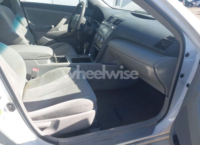 Photo 5 of 2011 Toyota Camry LE (VIN 4T1BF3EKXBU599242)