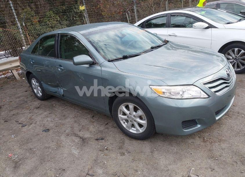 2011 Toyota Camry LE (VIN 4T1BF3EKXBU616024) main photo