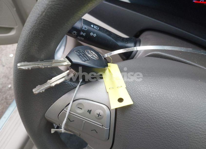 Photo 11 of 2011 Toyota Camry LE (VIN 4T1BF3EKXBU616024)