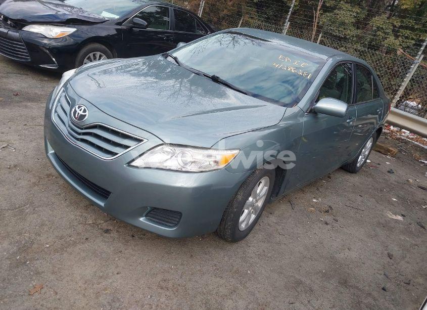 Photo 2 of 2011 Toyota Camry LE (VIN 4T1BF3EKXBU616024)