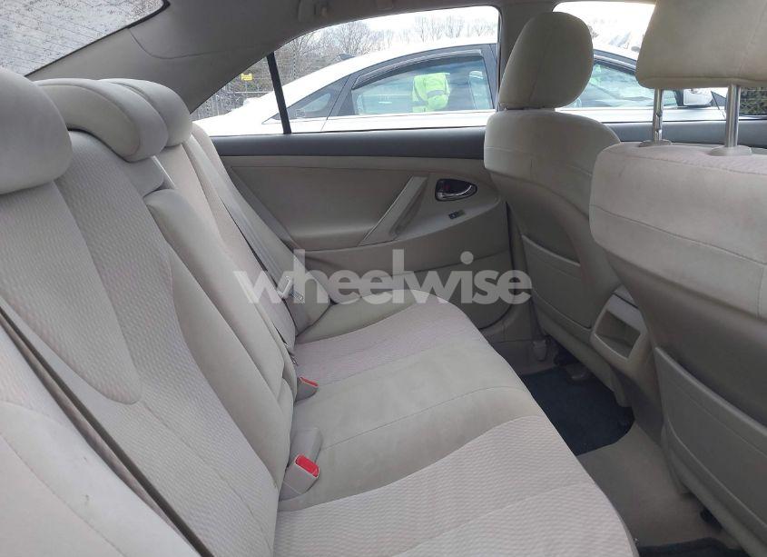 Photo 8 of 2011 Toyota Camry LE (VIN 4T1BF3EKXBU616024)