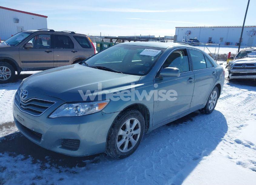 Photo 2 of 2011 Toyota Camry LE (VIN 4T1BF3EKXBU622616)