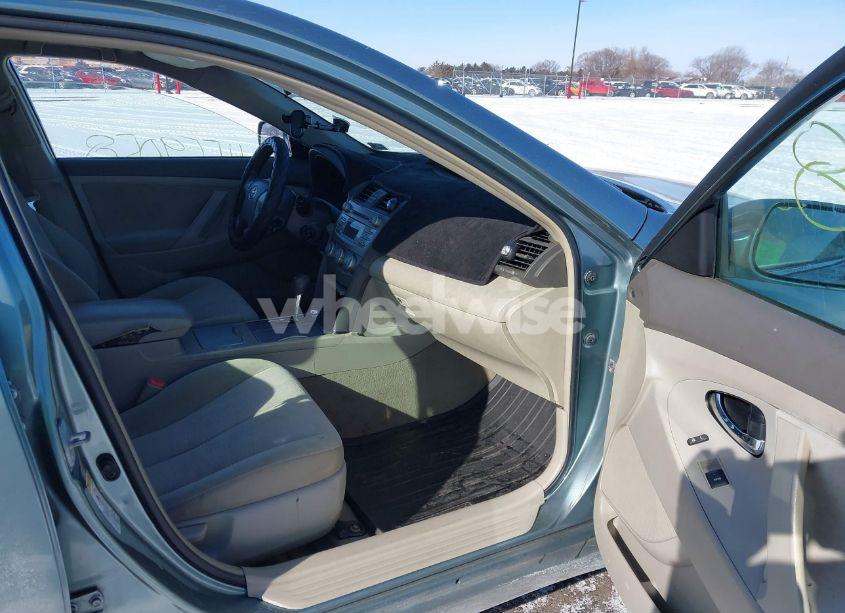 Photo 5 of 2011 Toyota Camry LE (VIN 4T1BF3EKXBU622616)