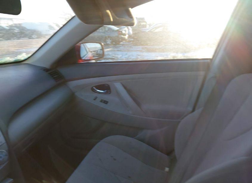 Photo 5 of 2011 Toyota Camry LE (VIN 4T1BF3EKXBU624625)