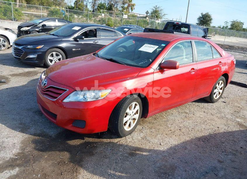 Photo 2 of 2011 Toyota Camry LE (VIN 4T1BF3EKXBU626276)