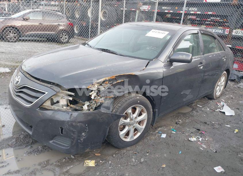 Photo 2 of 2011 Toyota Camry LE (VIN 4T1BF3EKXBU626410)