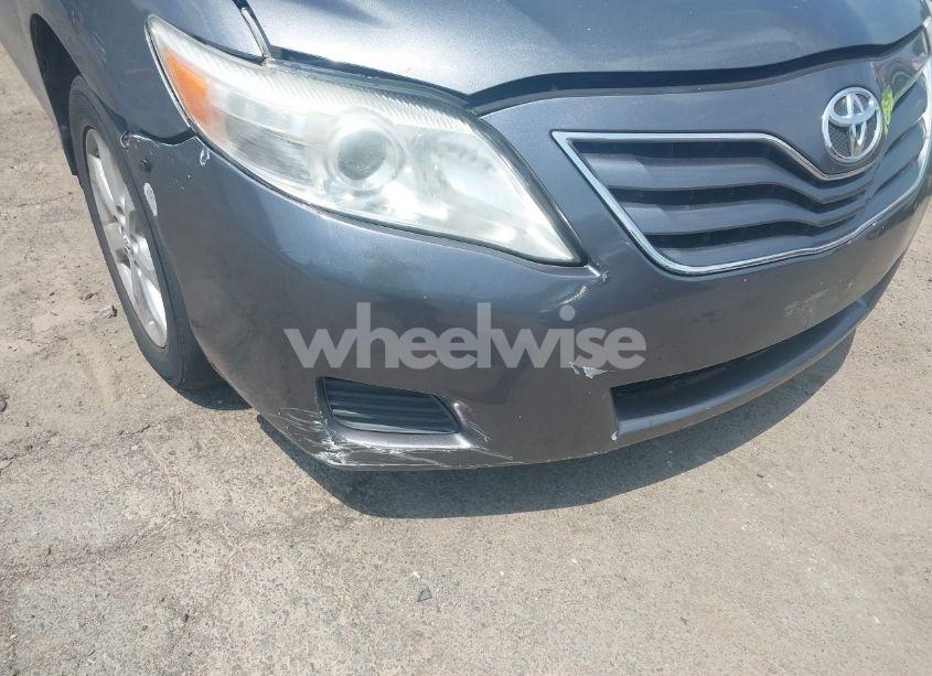 Photo 6 of 2011 Toyota Camry LE (VIN 4T1BF3EKXBU628934)