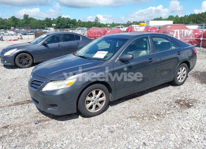 Photo 2 of 2011 Toyota Camry LE (VIN 4T1BF3EKXBU639724)