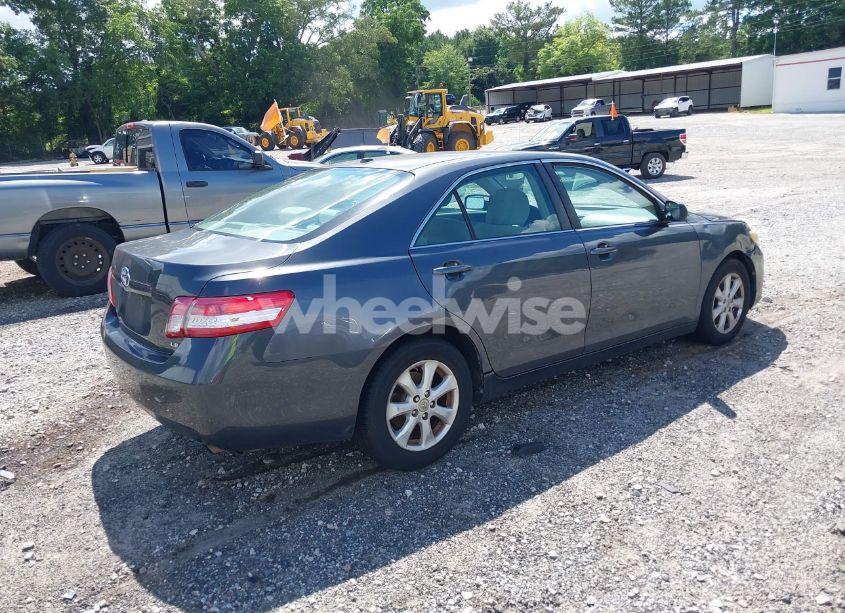 Photo 4 of 2011 Toyota Camry LE (VIN 4T1BF3EKXBU639724)