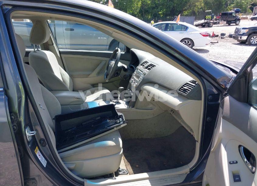 Photo 5 of 2011 Toyota Camry LE (VIN 4T1BF3EKXBU639724)