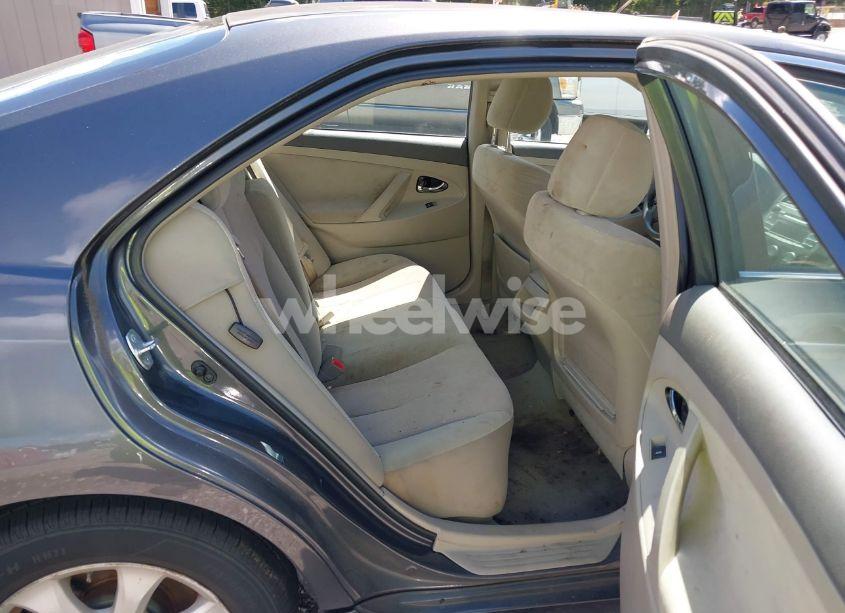 Photo 8 of 2011 Toyota Camry LE (VIN 4T1BF3EKXBU639724)