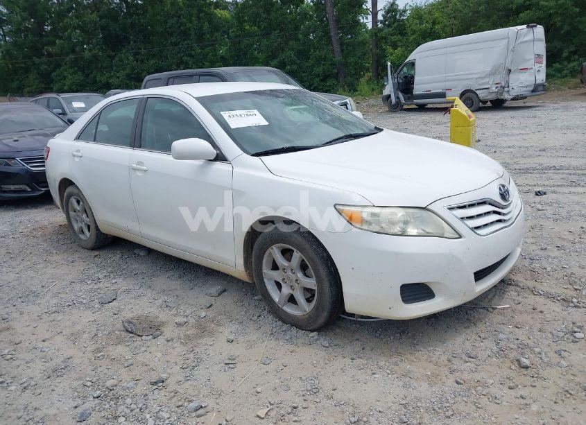 2011 Toyota Camry (VIN 4T1BF3EKXBU639884) main photo