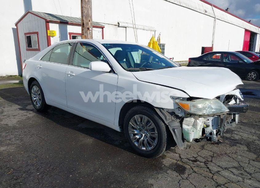 2011 Toyota Camry LE (VIN 4T1BF3EKXBU641103) main photo