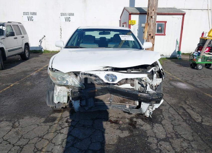 Photo 13 of 2011 Toyota Camry LE (VIN 4T1BF3EKXBU641103)