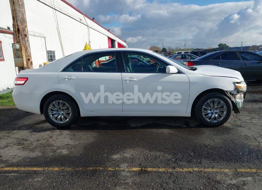 Photo 14 of 2011 Toyota Camry LE (VIN 4T1BF3EKXBU641103)