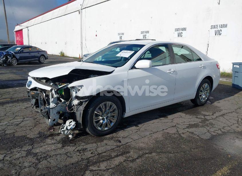 Photo 2 of 2011 Toyota Camry LE (VIN 4T1BF3EKXBU641103)
