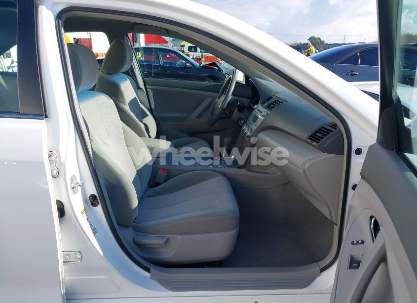 Photo 5 of 2011 Toyota Camry LE (VIN 4T1BF3EKXBU641103)