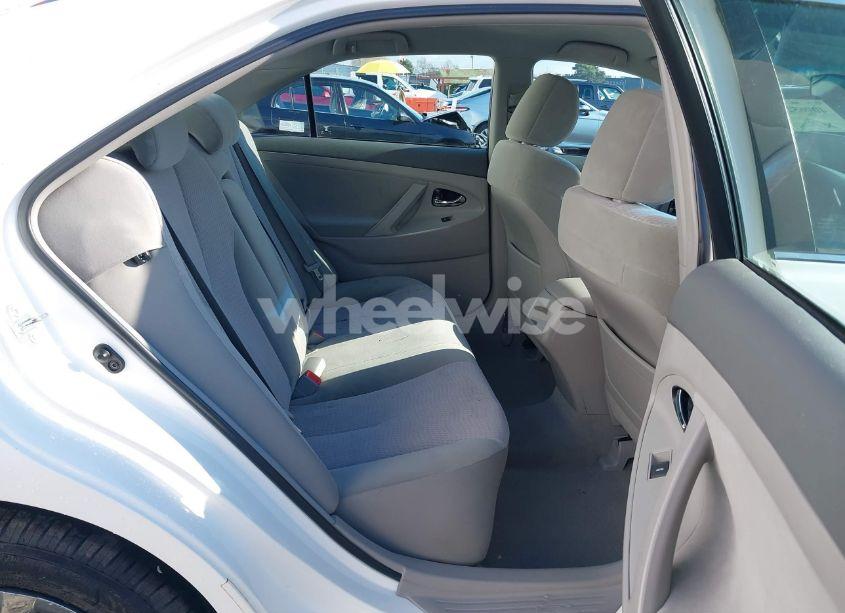 Photo 8 of 2011 Toyota Camry LE (VIN 4T1BF3EKXBU641103)