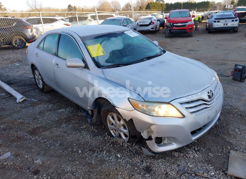2011 Toyota Camry LE (VIN 4T1BF3EKXBU641988) main photo