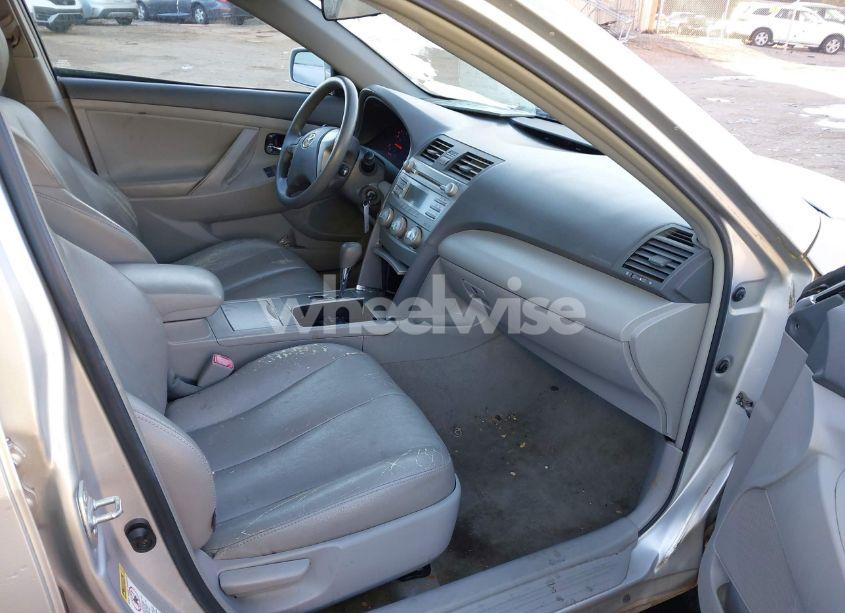 Photo 5 of 2011 Toyota Camry LE (VIN 4T1BF3EKXBU641988)