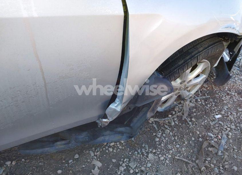 Photo 6 of 2011 Toyota Camry LE (VIN 4T1BF3EKXBU641988)