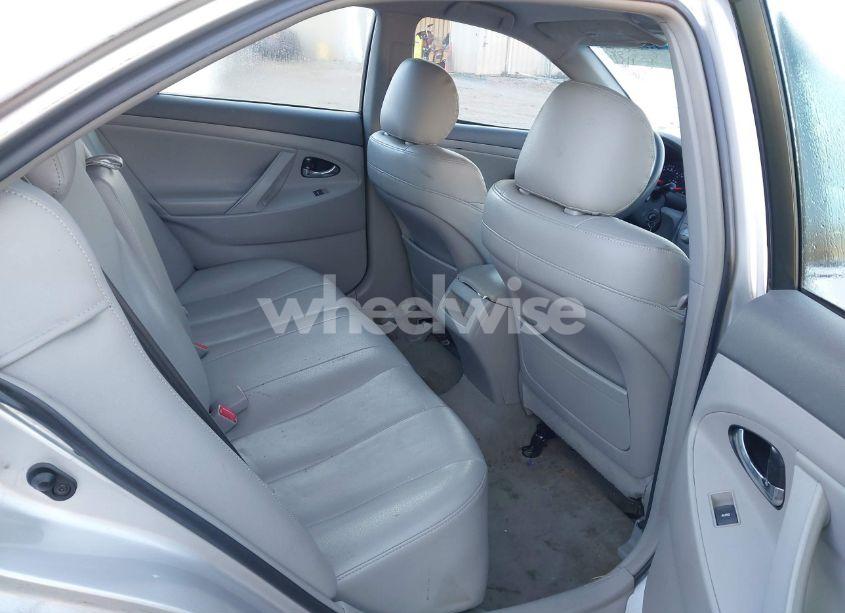 Photo 8 of 2011 Toyota Camry LE (VIN 4T1BF3EKXBU641988)