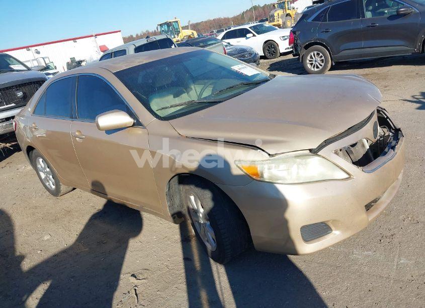 2011 Toyota Camry LE (VIN 4T1BF3EKXBU655955) main photo
