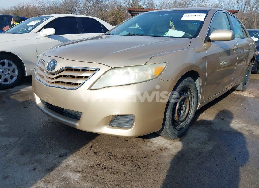 Photo 2 of 2011 Toyota Camry LE (VIN 4T1BF3EKXBU667278)