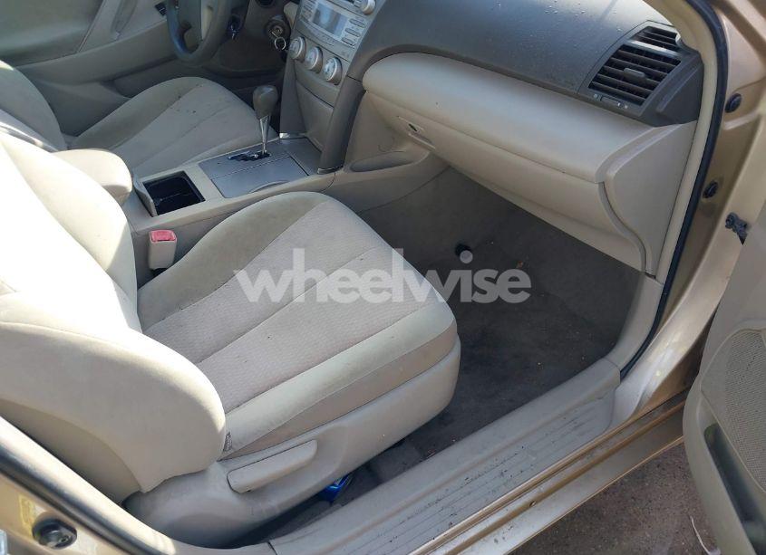 Photo 5 of 2011 Toyota Camry LE (VIN 4T1BF3EKXBU667278)