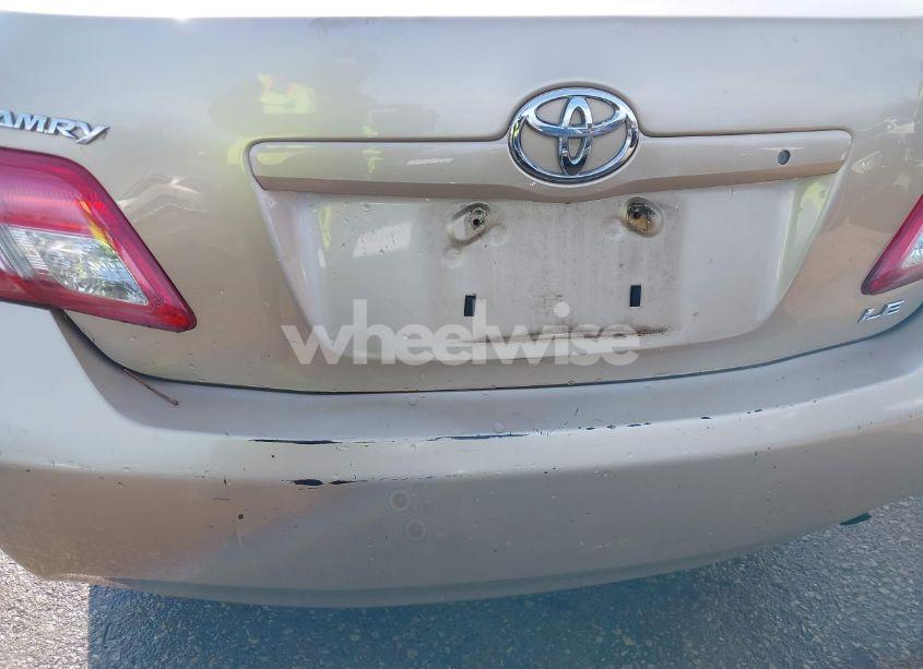 Photo 6 of 2011 Toyota Camry LE (VIN 4T1BF3EKXBU667278)