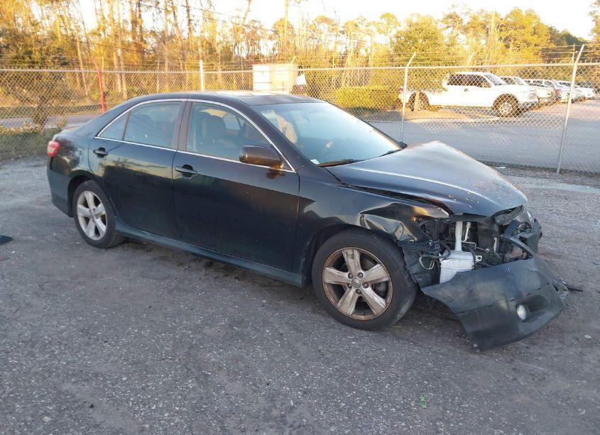 2011 Toyota Camry SE (VIN 4T1BF3EKXBU669600) main photo