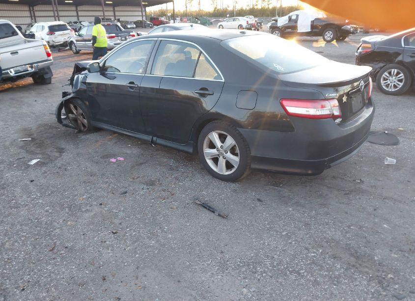 Photo 3 of 2011 Toyota Camry SE (VIN 4T1BF3EKXBU669600)