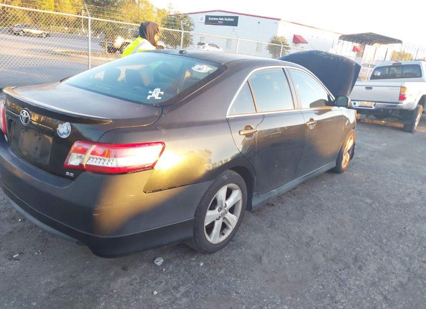 Photo 4 of 2011 Toyota Camry SE (VIN 4T1BF3EKXBU669600)