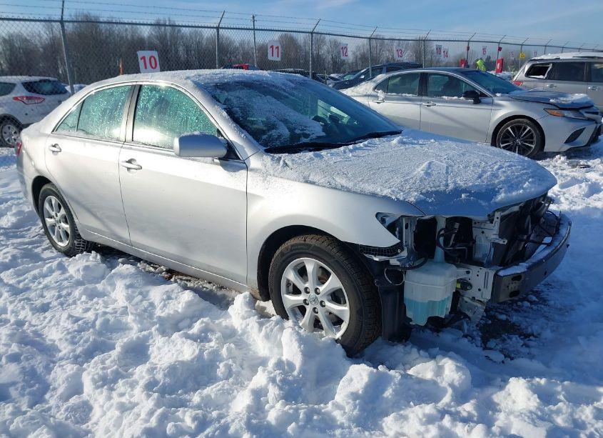 2011 Toyota Camry LE (VIN 4T1BF3EKXBU670665) main photo
