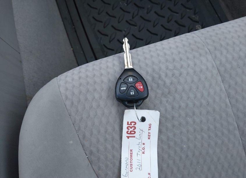 Photo 11 of 2011 Toyota Camry LE (VIN 4T1BF3EKXBU670665)